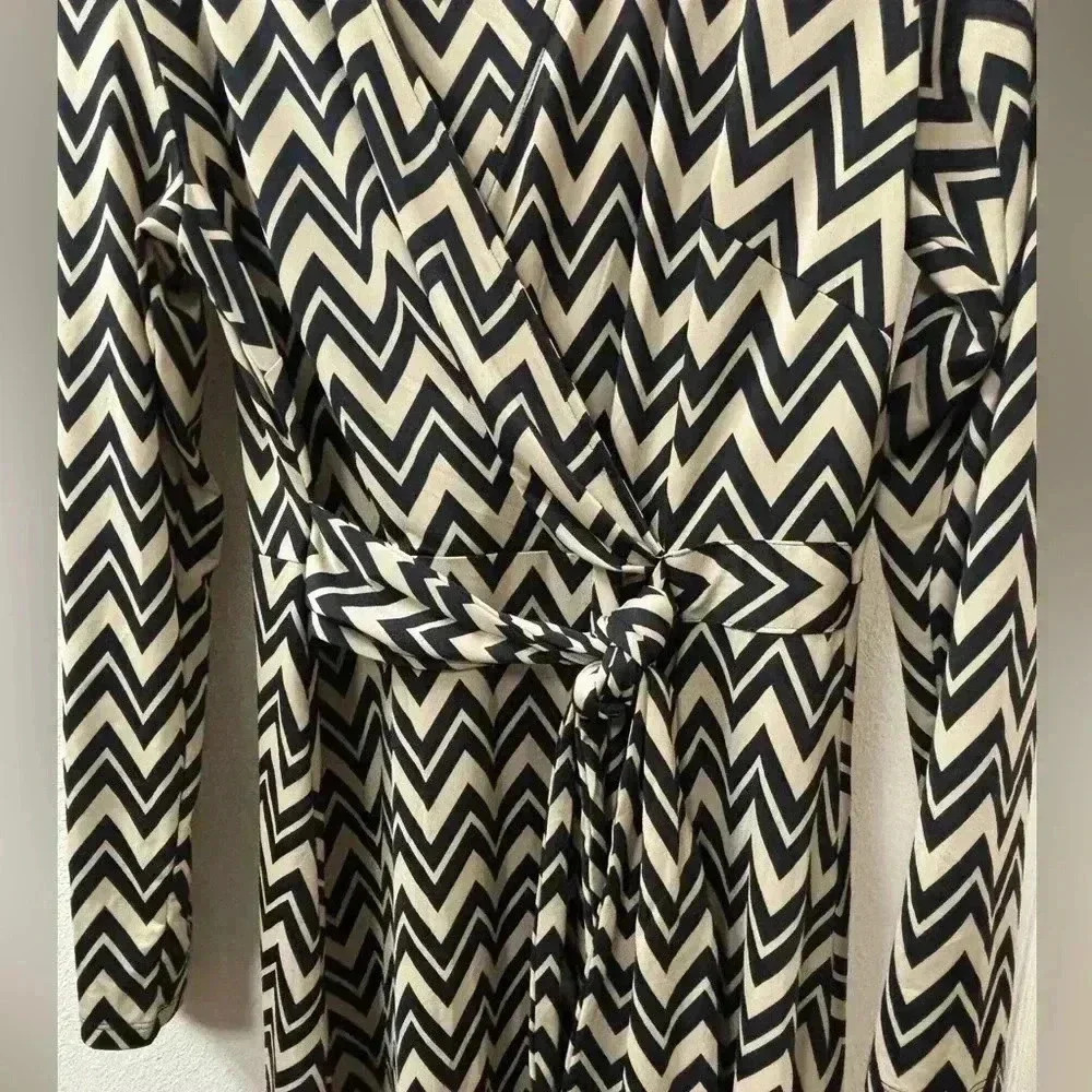 INC size Large women’s dress tan and black chevron pattern. Flattering and soft! - Picture 3 of 5